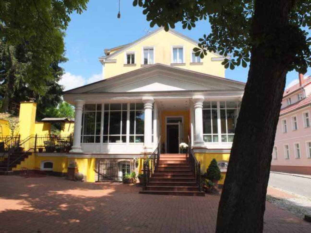 Bellevue-Front-Strasse